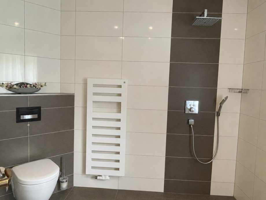 Bad Dusche u. WC Reihenendhaus Wiesbaden