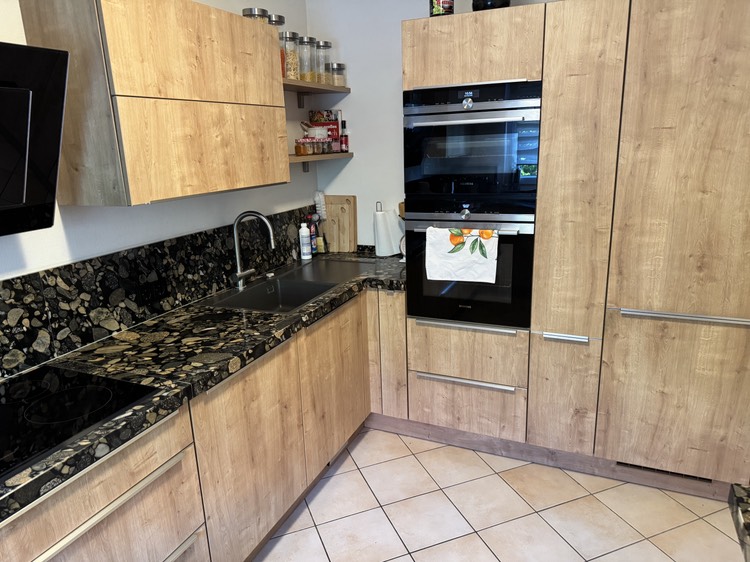 moderne Einbauk�che Reihenmittelhaus Fl�rsheim