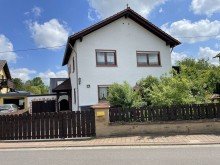 Stra�enansicht ImmobilienPunkt*** Freistehendes EFH mit Werkstatt und Garten in ruhiger Wohnlage