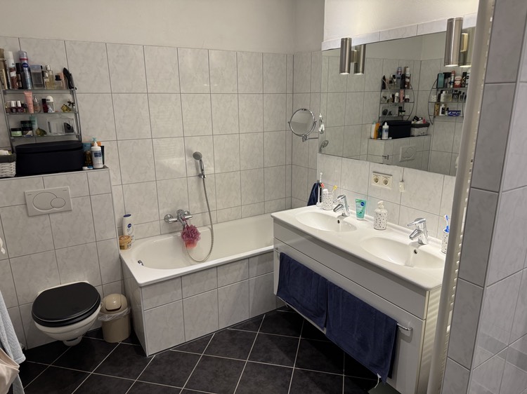 Bad OG Reihenmittelhaus Fl�rsheim