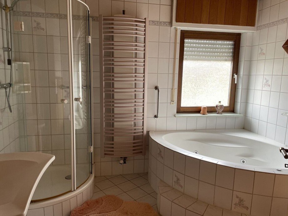 Badezimmer OG Einfamilienhaus Gau-Odernheim