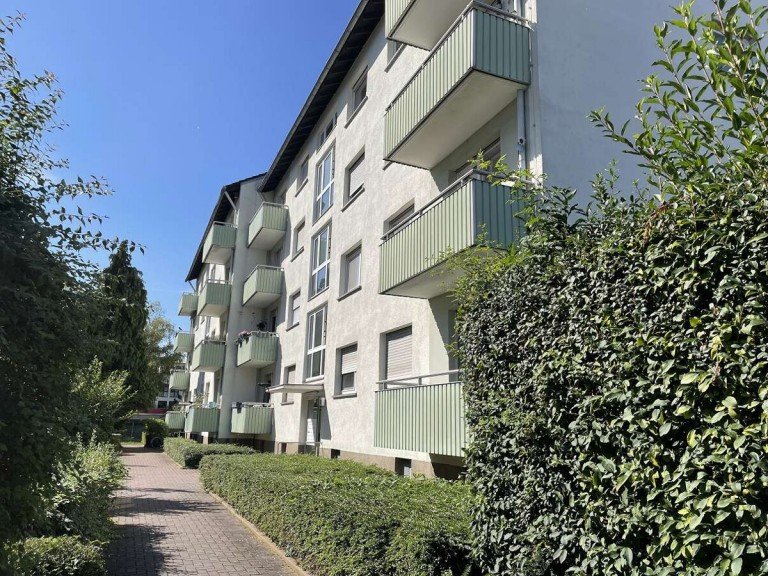 Hausansicht Oppenheim Etagenwohnung Gepflegte 2 ZKB-ETW mit Balkon in Gr�nlage!