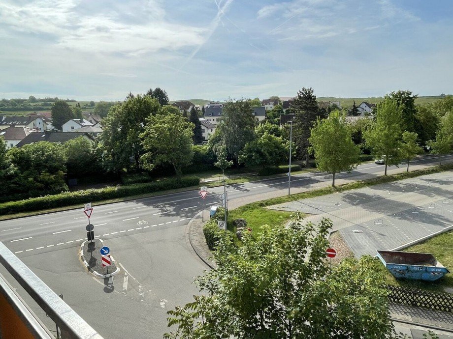 Blick ins Gr�ne Etagenwohnung Nierstein