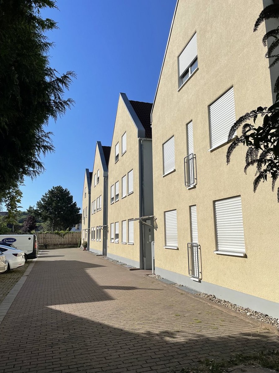 Zufahrt Dachgeschosswohnung Nierstein