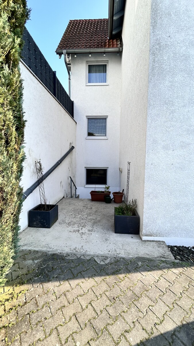 Seiteneingang Erdgeschosswohnung Nackenheim