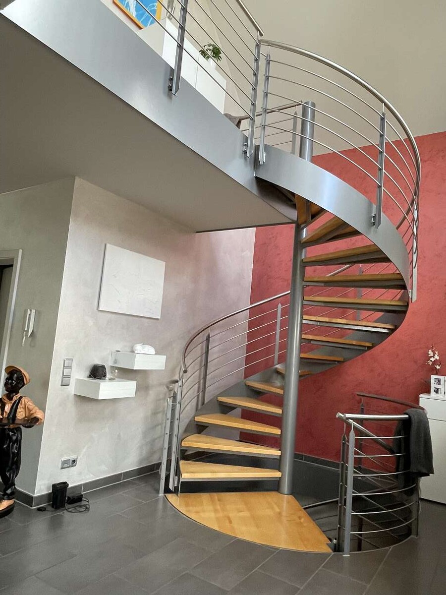 Diele mit Wendeltreppe Einfamilienhaus Dienheim