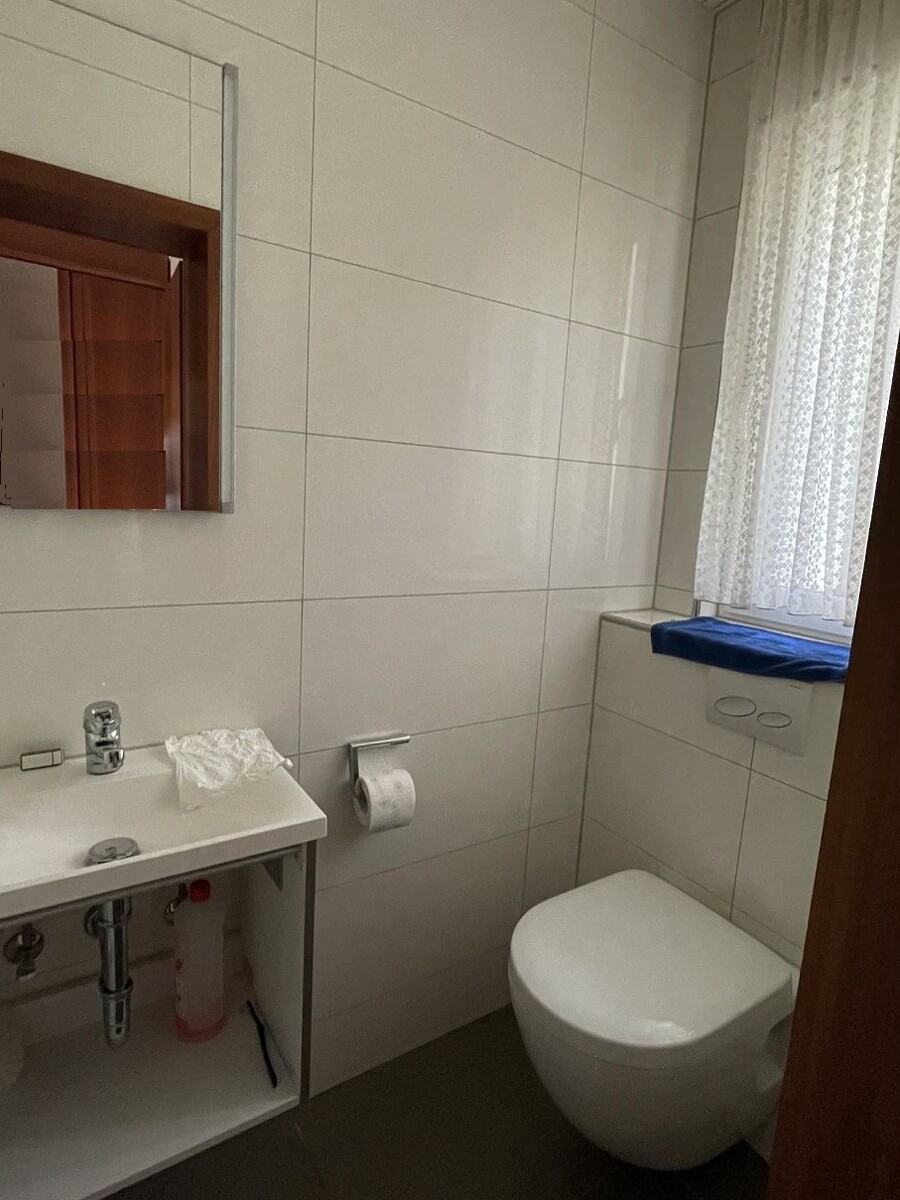 G�ste-WC Reihenendhaus Wiesbaden