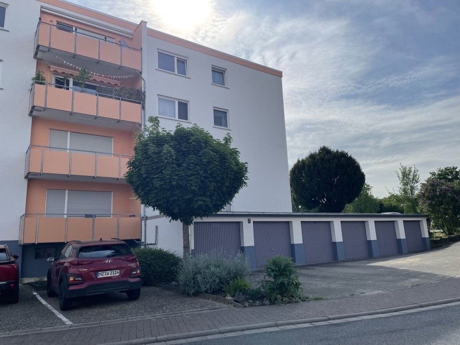 Haus mit Garagen Etagenwohnung Nierstein