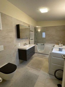 Badezimmer hinten ImmobilienPunkt*** Haus-Ensemble f�r 2 Familien oder Generationen-Wohnen