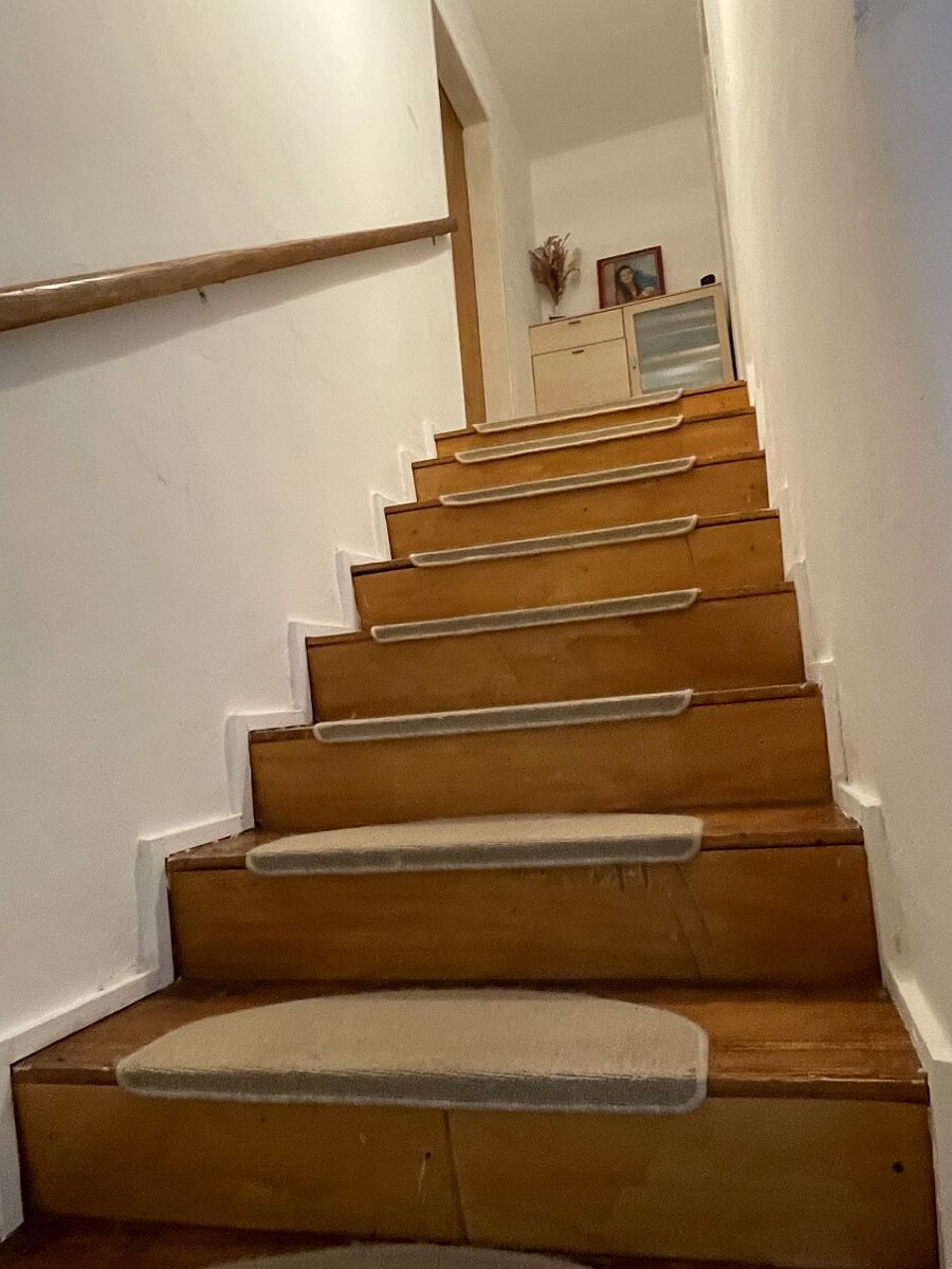 Treppe zum OG Reihenmittelhaus Nierstein