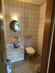 G�ste-WC ImmobilienPunkt*** Ger�umiges 1-2-Fam.haus in toller Ortsrandlage