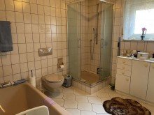 Badezimmer EG ImmobilienPunkt*** Ger�umiges 1-2-Fam.haus in toller Ortsrandlage