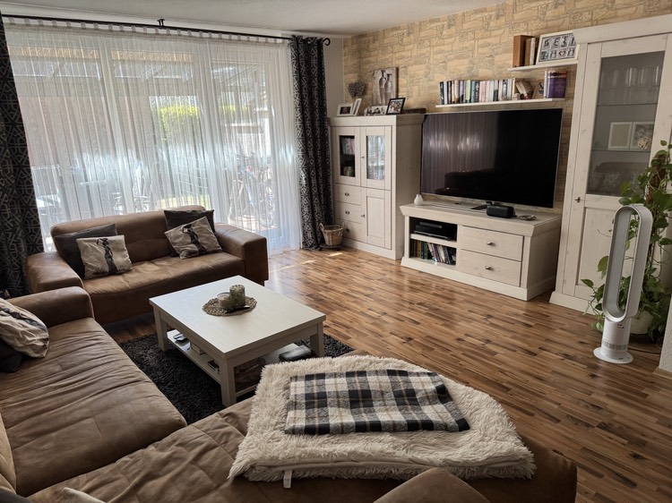Wohnzimmer Reihenmittelhaus Fl�rsheim